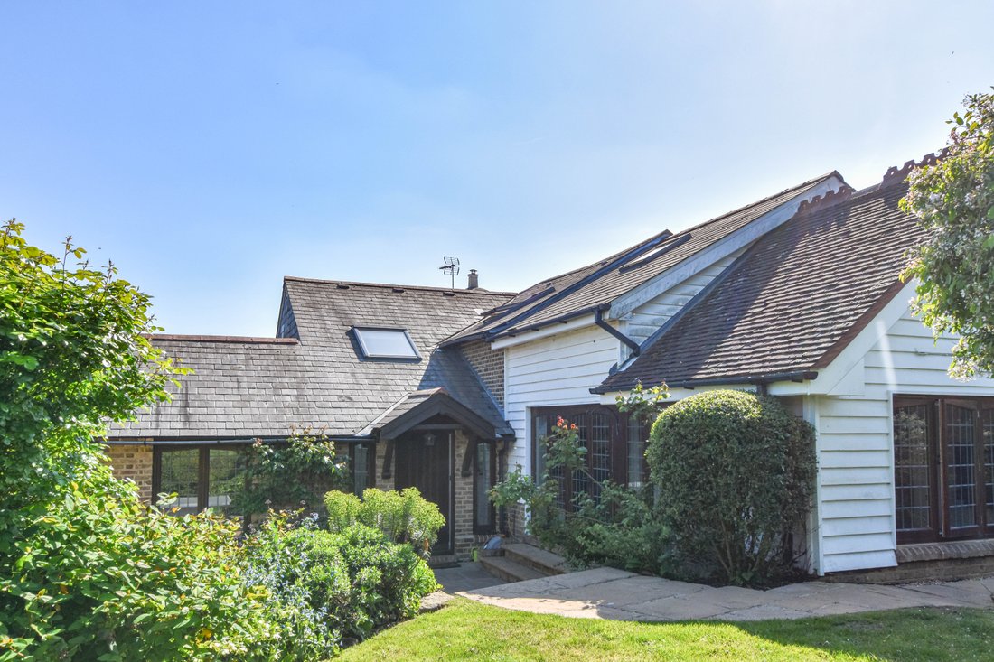 House in Beaumont, Broxbourne, England 2 - 15383097
