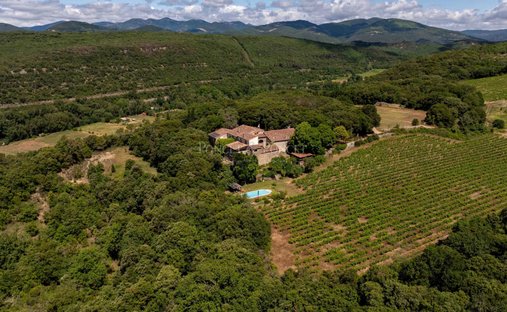 Estate in Centre Ville, Clermont-l'Hérault, France 1