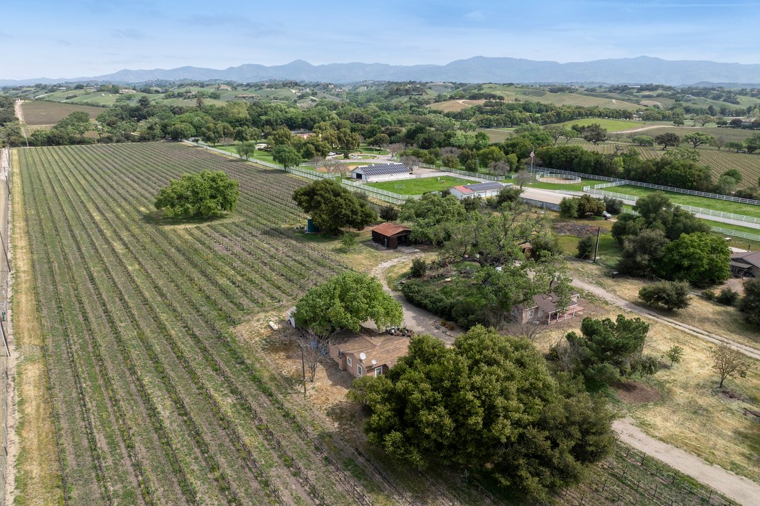 Farm Ranch in Santa Ynez, California, United States 1 - 15576994