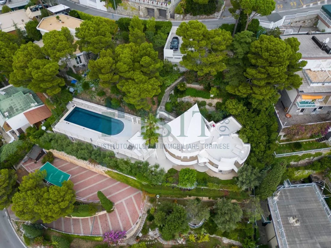 Villa in Les Issambres, Roquebrune-sur-Argens, France 2 - 15565061