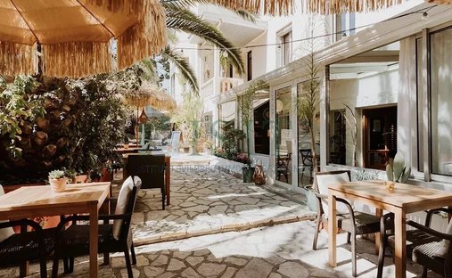 Castle for Sale in Coulaines, Pays de la Loire, France