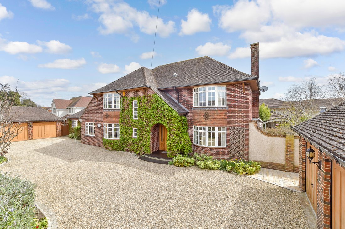 House in Bembridge, England 1 - 15565418