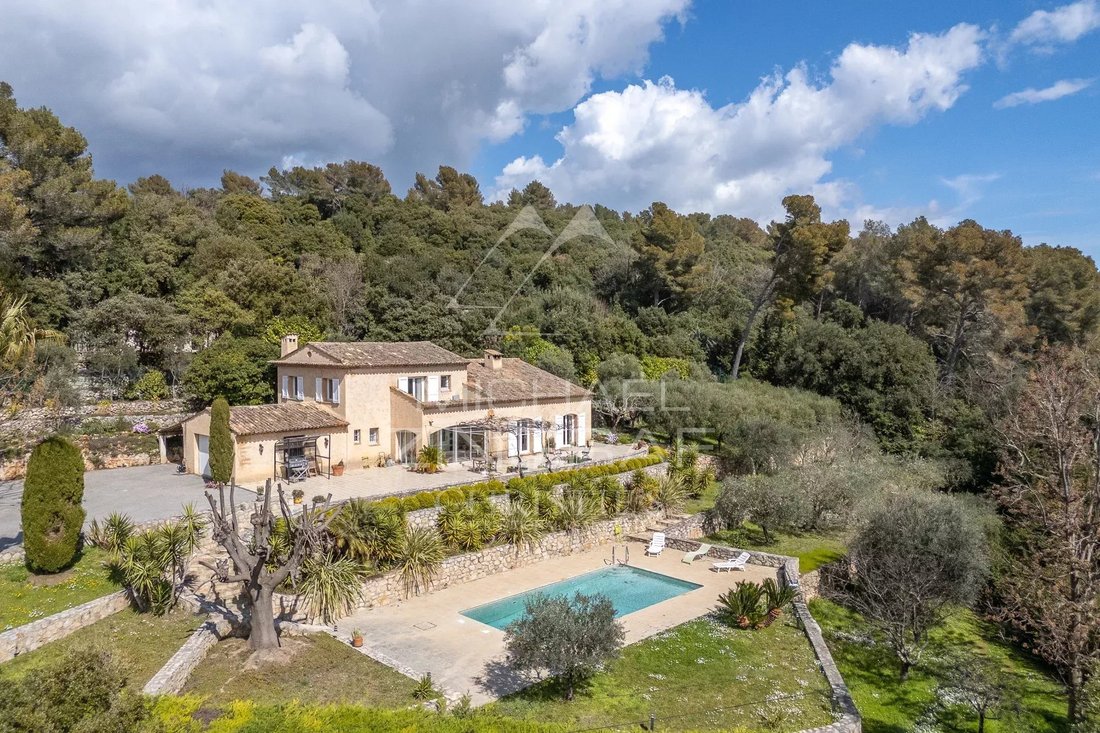 Villa in Cabris, Provence-Alpes-Côte d'Azur, France 1 - 15415712