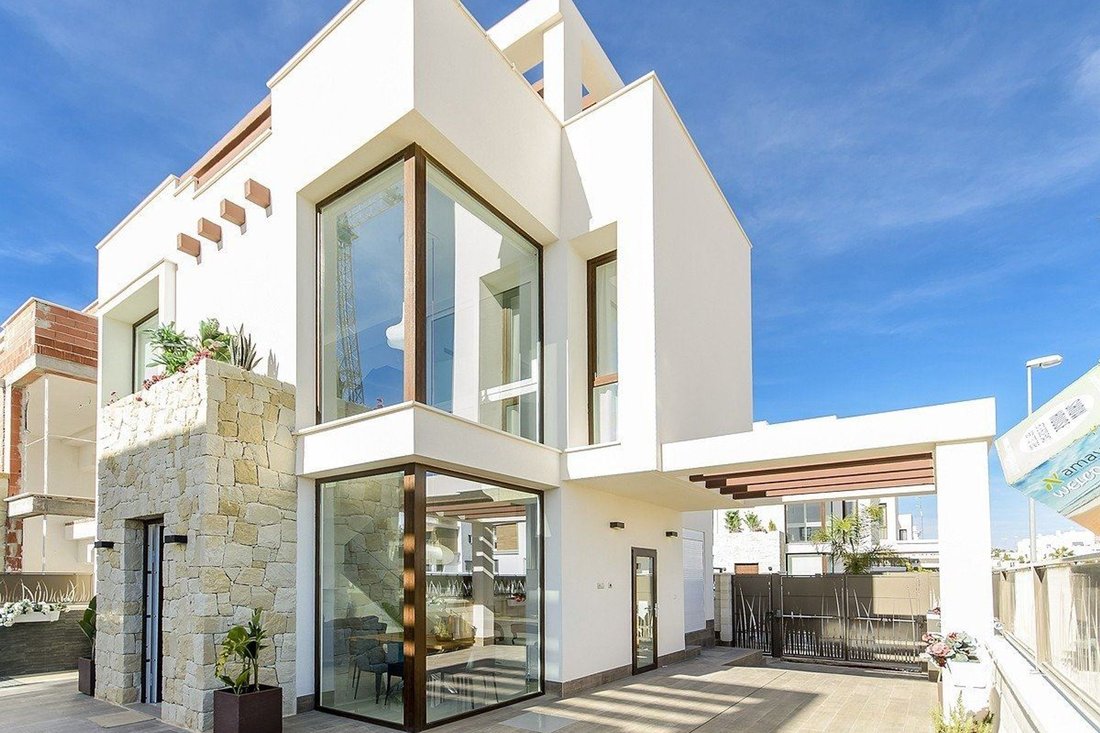 Villa in Los Montesinos, Valencian Community, Spain 1 - 15573599