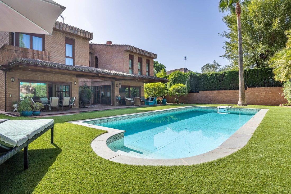 Casa en Camas, Andalucía, España 1 - 15573104