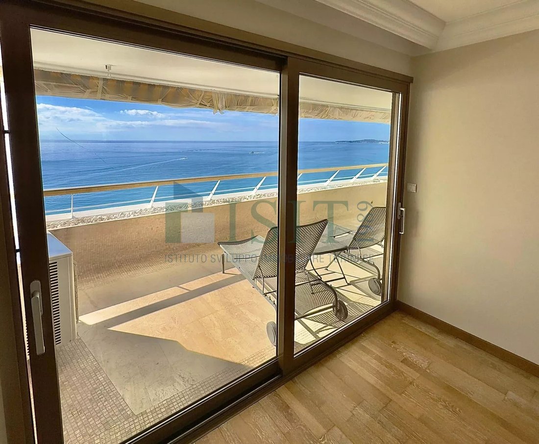 Apartment in Vaug, Villeneuve-Loubet, France 2 - 15565118