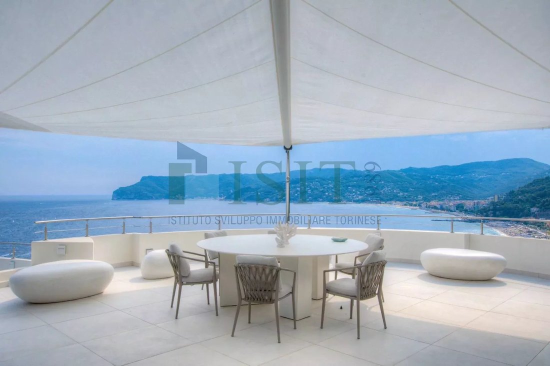 Villa in Les Issambres, Roquebrune-sur-Argens, France 3 - 15565061
