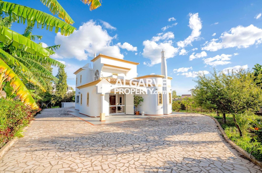Villa in Quarteira, Algarve, Portugal 1 - 15574426