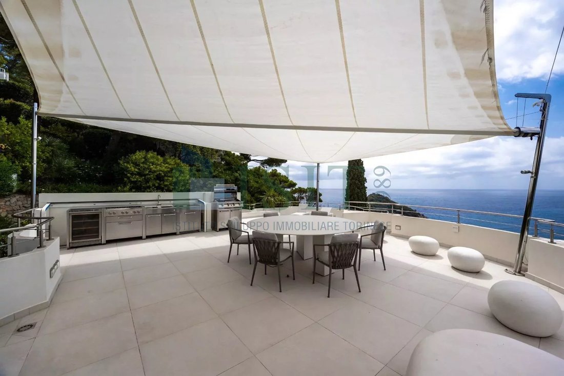 Villa in Les Issambres, Roquebrune-sur-Argens, France 4 - 15565061