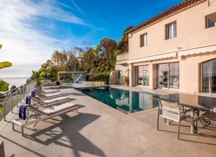 Villa in Èze, Provence-Alpes-Côte d'Azur, France 1 - 15565070