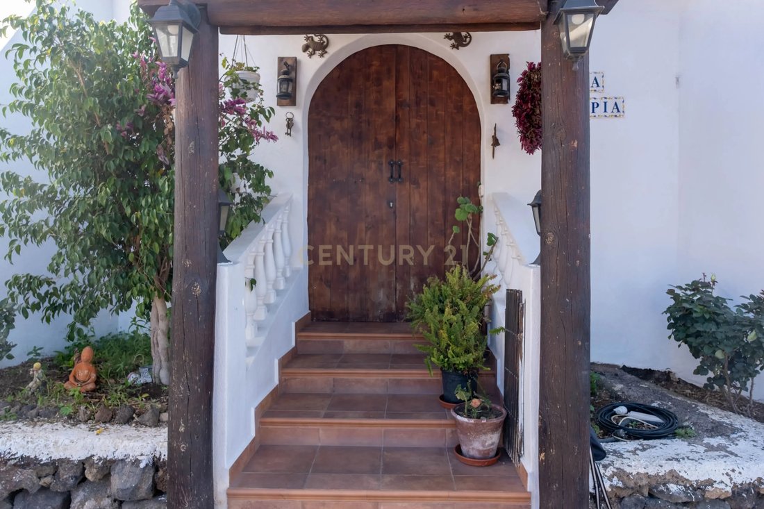 Villa in Arafo, Canary Islands, Spain 3 - 15577073