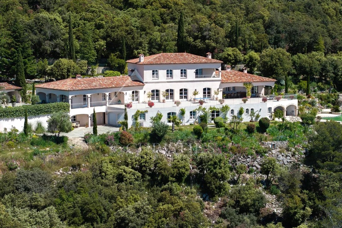 Villa in Cabris, Provence-Alpes-Côte d'Azur, France 1 - 15479811
