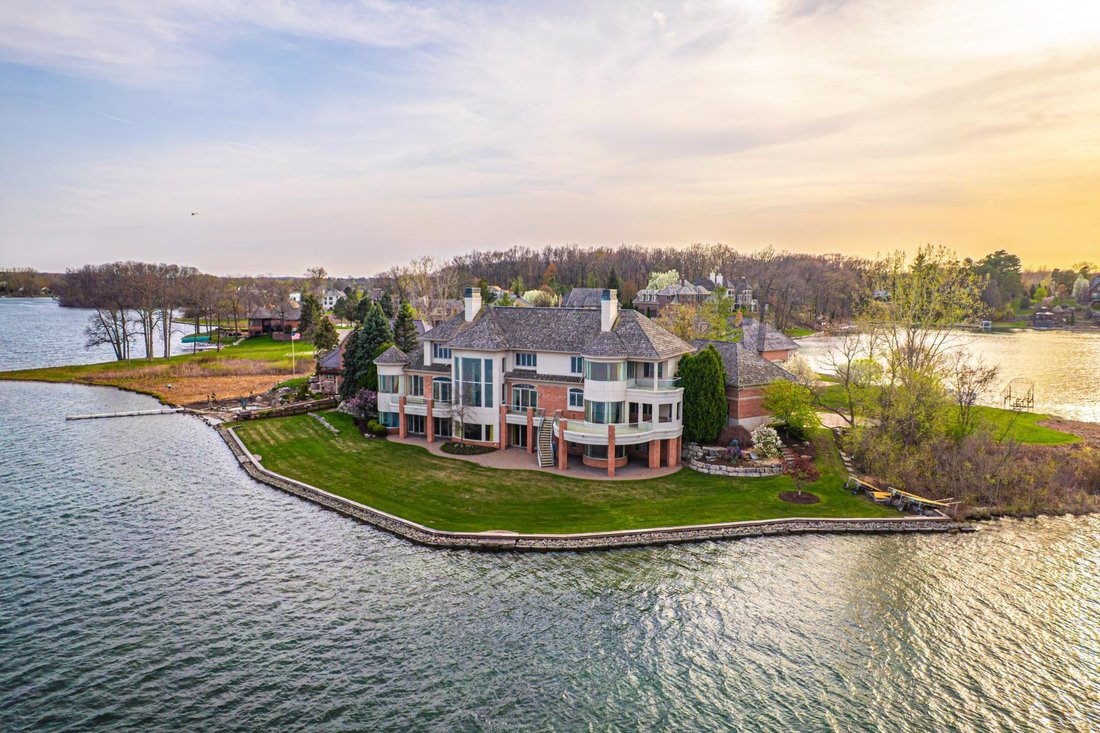 House in Fenton, Michigan, United States 1 - 15523934