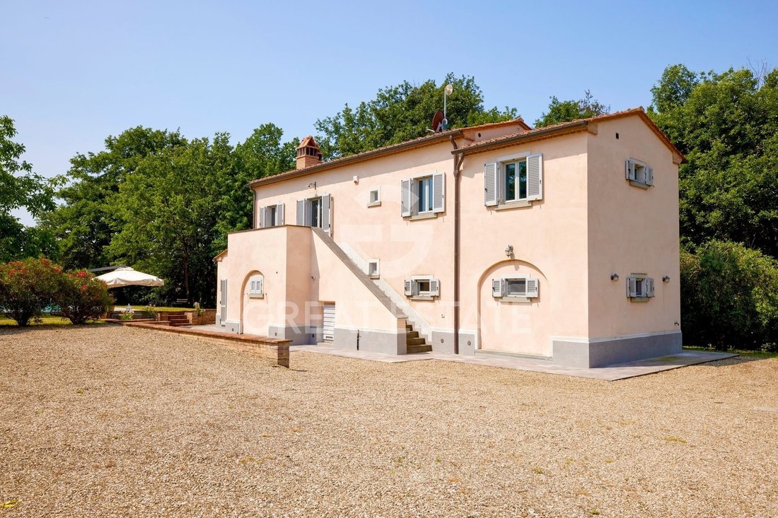 Estate in Center, Cortona, Tuscany 3 - 15565188