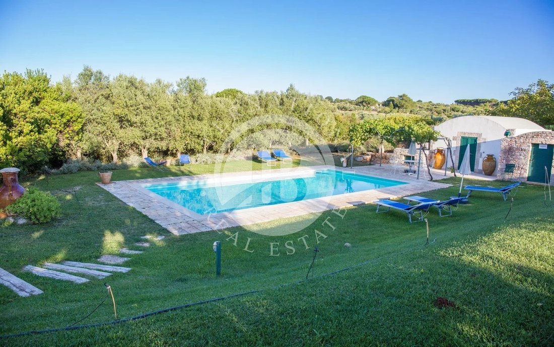 Casa en Ostuni, Apulia, Italia 2 - 15574003