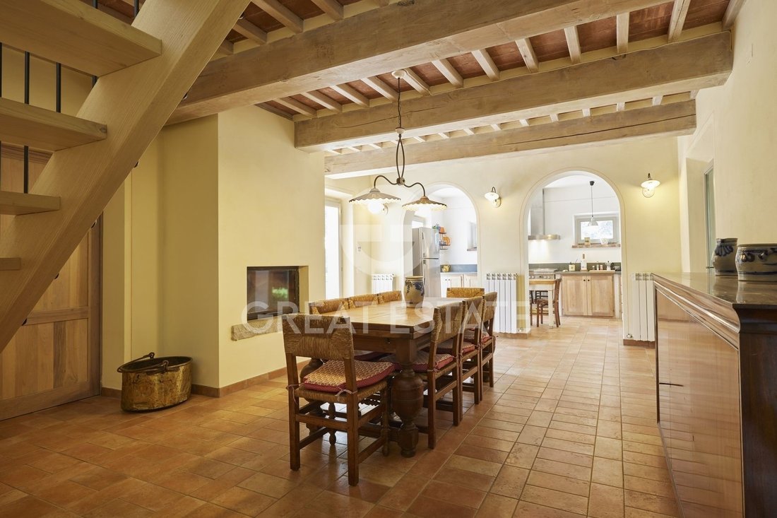 Estate in Center, Cortona, Tuscany 2 - 15565188