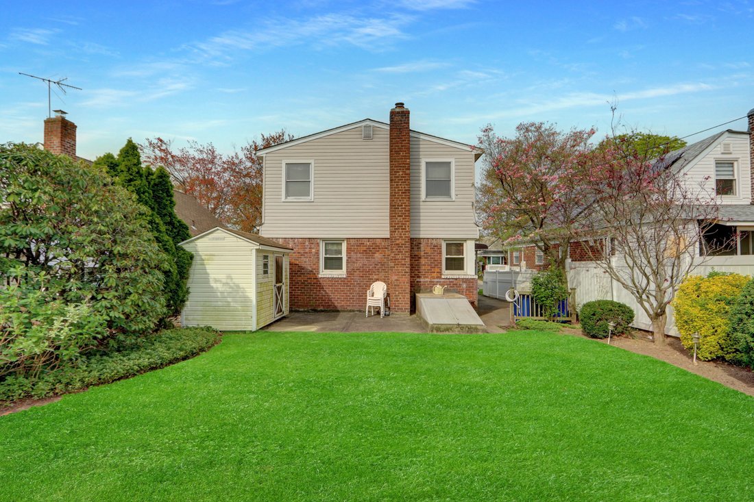 House in New York, New York, United States 4 - 15569129