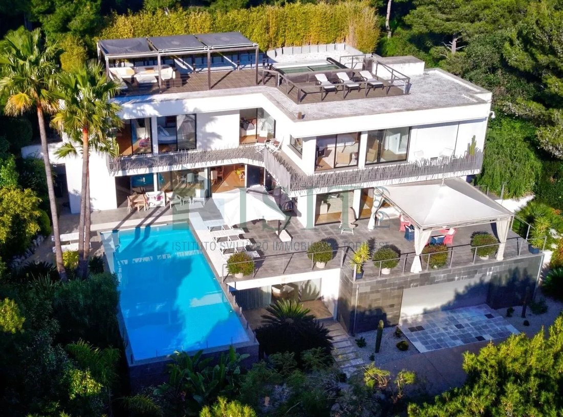 Villa in Saint-Jean-Cap-Ferrat, Provence-Alpes-Côte d'Azur, France 1 - 15565094