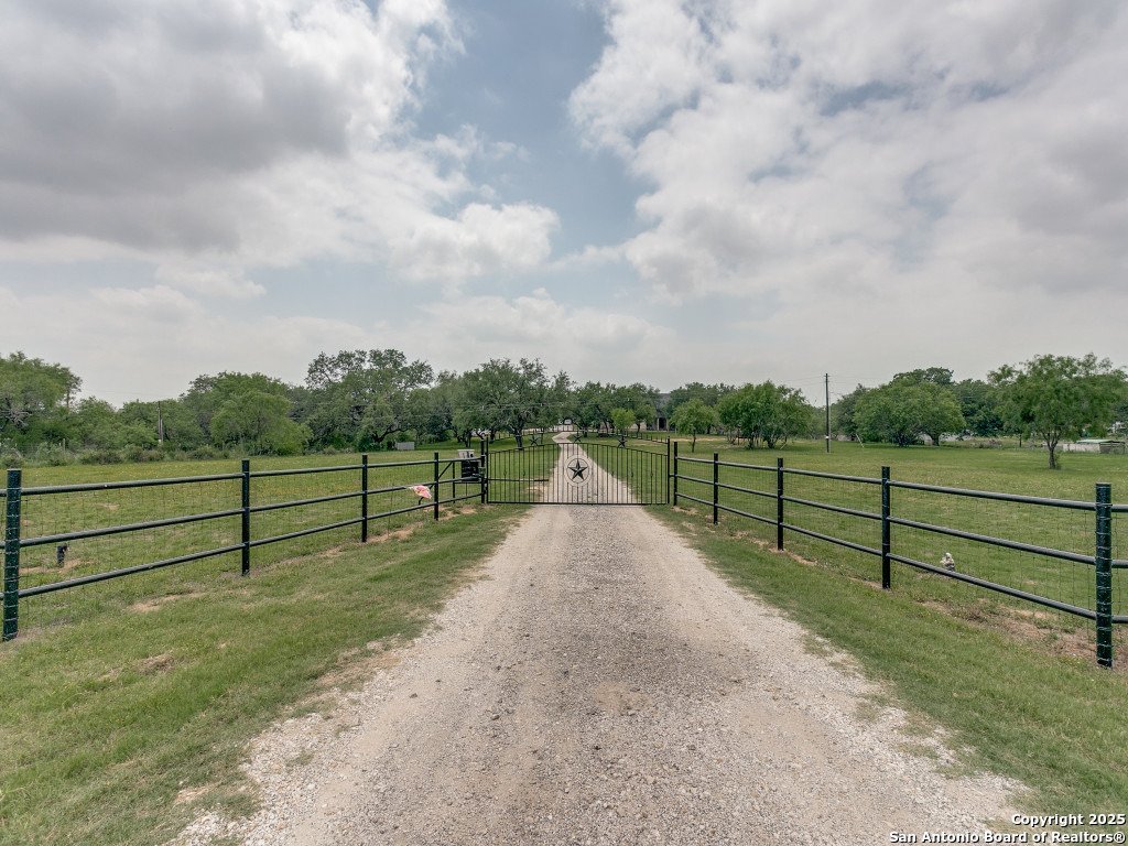 House in Von Ormy, Texas, United States 3 - 15576452