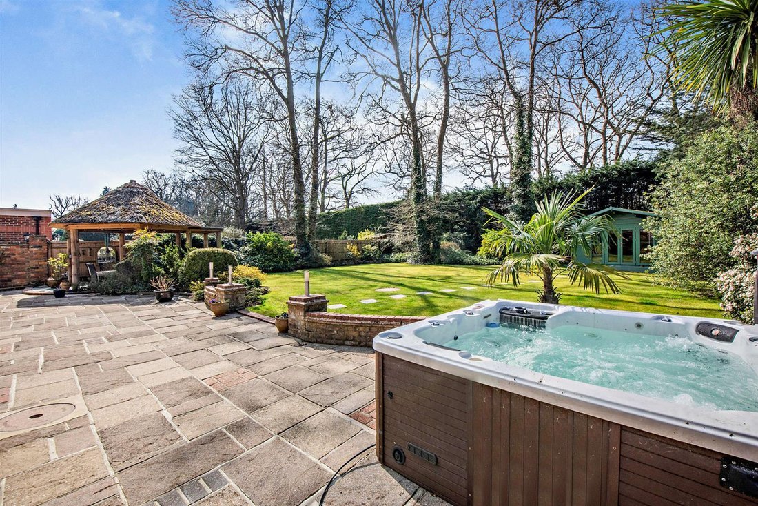 House in Locksbottom, Bromley, England 2 - 15565426