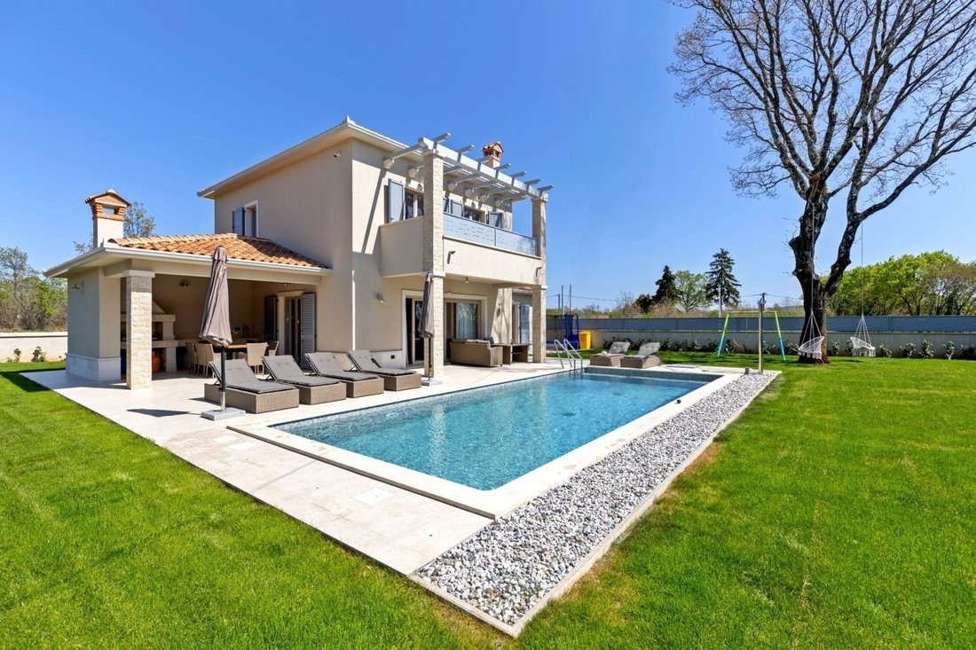 Villa in Labin, Istria County, Croatia 1 - 15560478