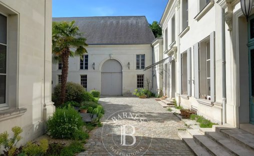 Vienne Department (86) 19th And 20th Century Chateau 345 Acres Of Land