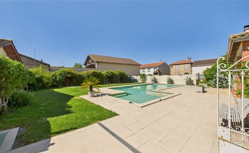 Estate in Rive Gauche, Aire-sur-l'Adour, France 1
