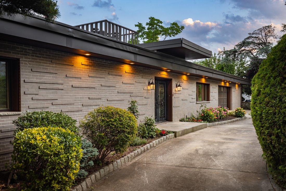 House in New York, New York, United States 3 - 15574472