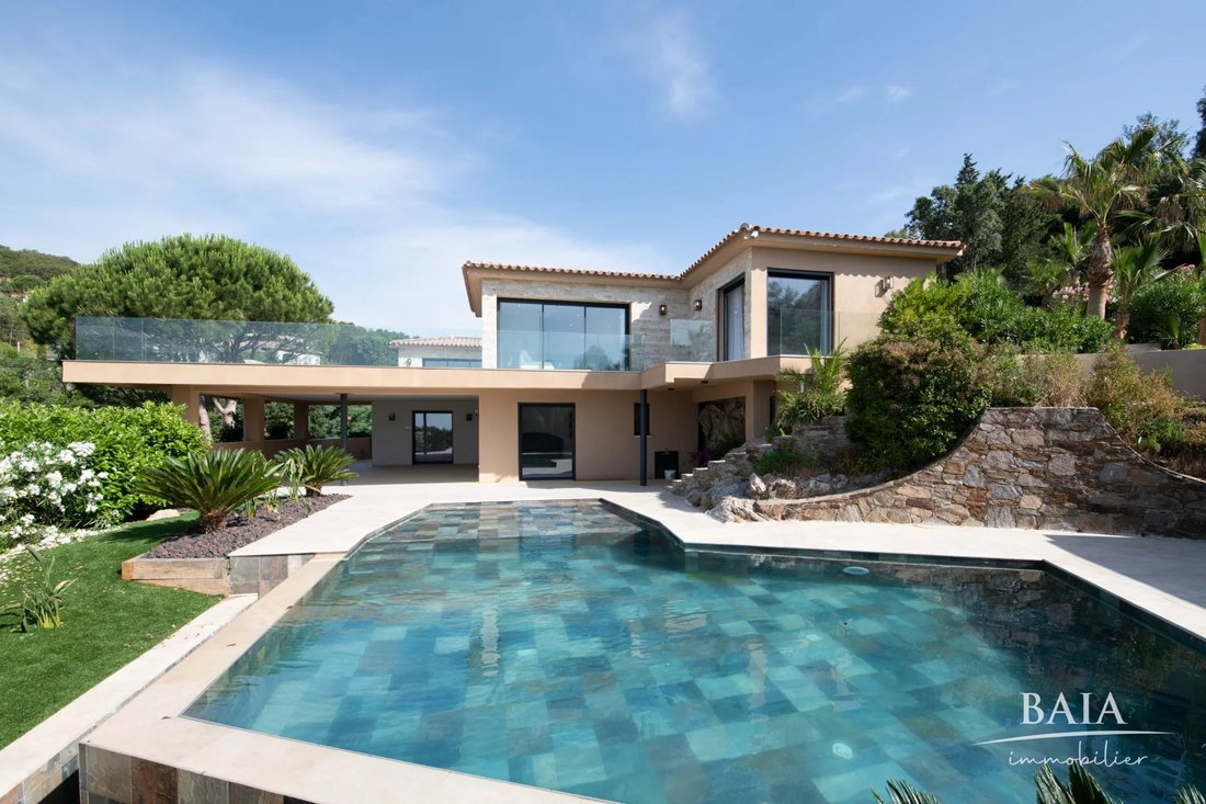 Villa in Grimaud, Provence-Alpes-Côte d'Azur, France 1 - 12062680