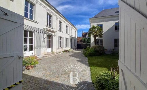 Vienne Department (86) 19th And 20th Century Chateau 345 Acres Of Land