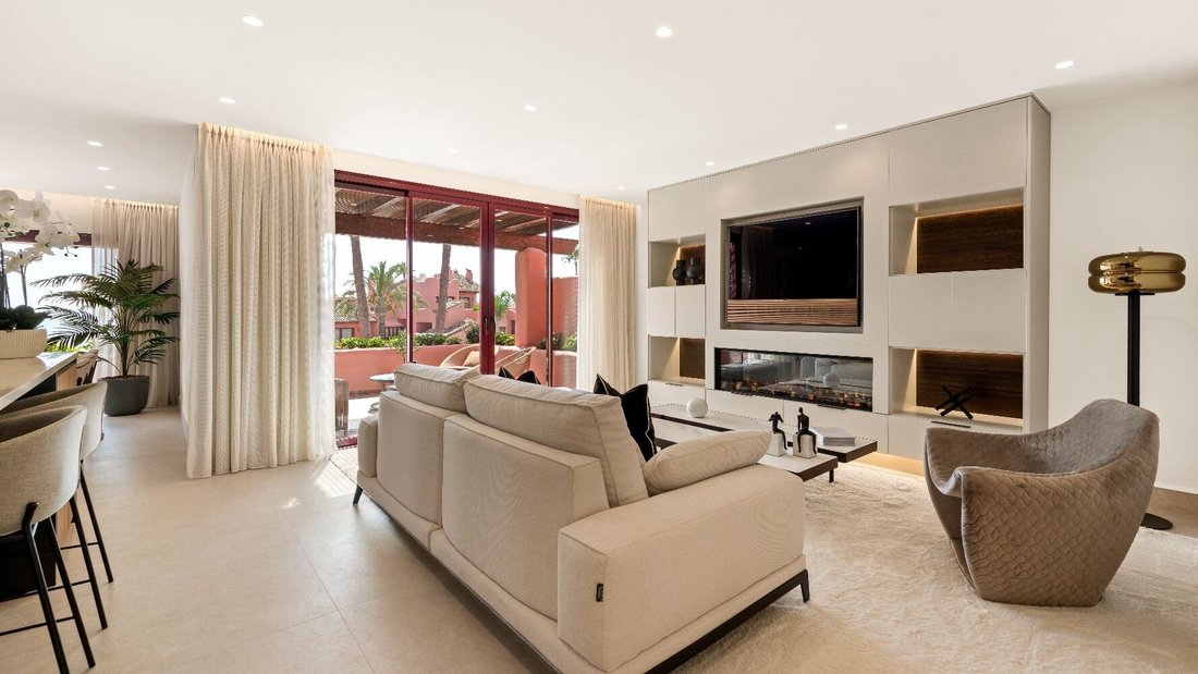 Apartment in Gualdalmansa, Estepona, Andalusia 2 - 13137997