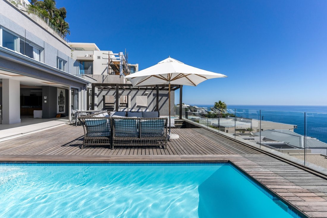 House in Bakoven, Cape Town, South Africa 1 - 15575411