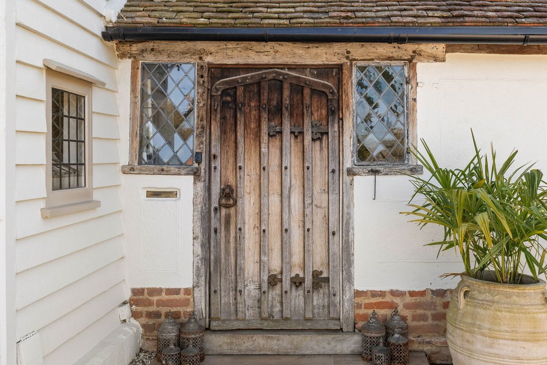 House in Essex, England 2 - 15570963
