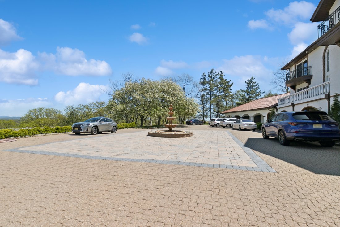 House in Franklin Lakes, New Jersey, United States 4 - 15569981
