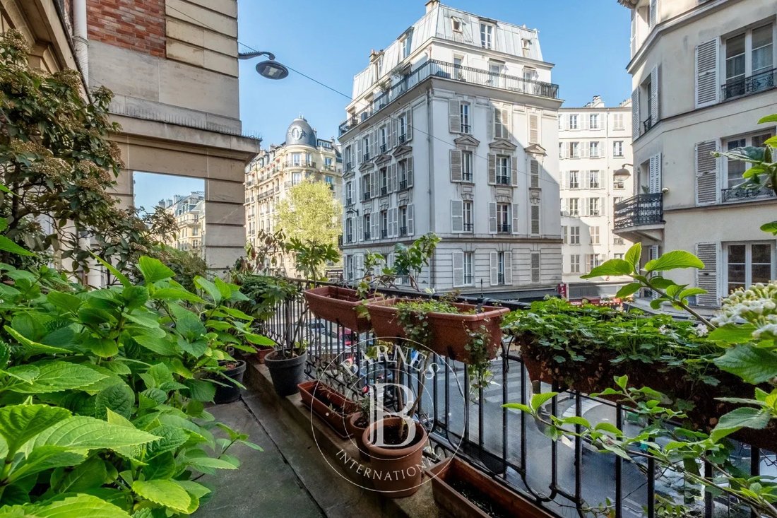 Apartment in Gros Caillou, Paris 7e Arrondissement, Paris 2 - 15573439