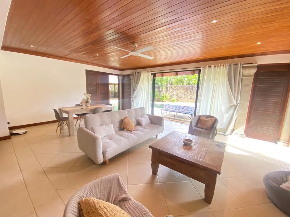 Villa in Grand Baie, Rivière du Rempart District, Mauritius 2 - 15228392