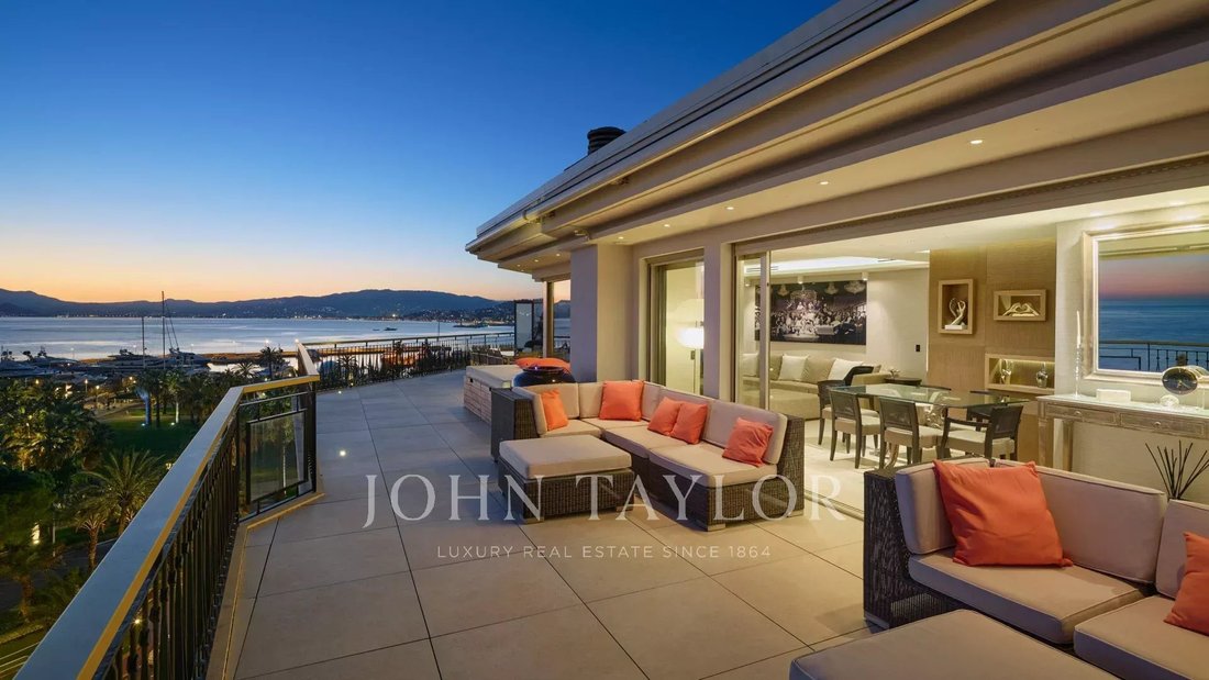 Apartment in Cannes, Provence-Alpes-Côte d'Azur, France 1 - 15573492