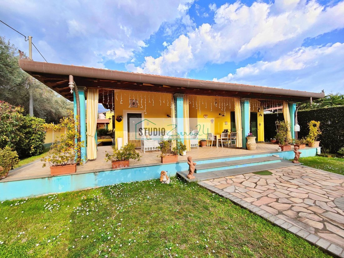 Villa in Seravezza, Tuscany, Italy 4 - 15565676