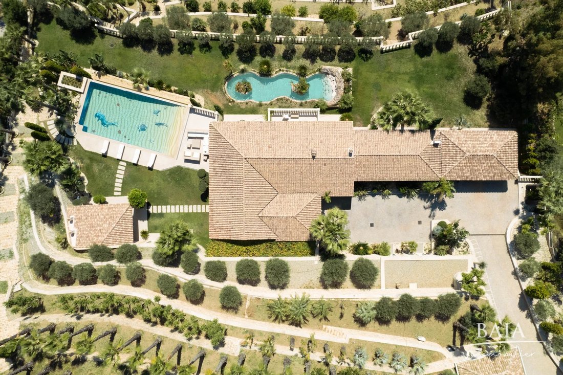 Villa in Grimaud, Provence-Alpes-Côte d'Azur, France 1 - 15566754