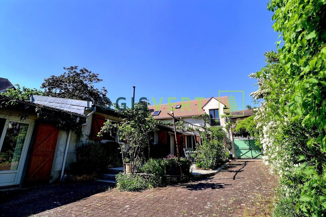 House in Gif-sur-Yvette, Ile-de-France, France 1 - 15387249