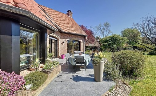 House in Toufflers, Hauts-de-France, France 1