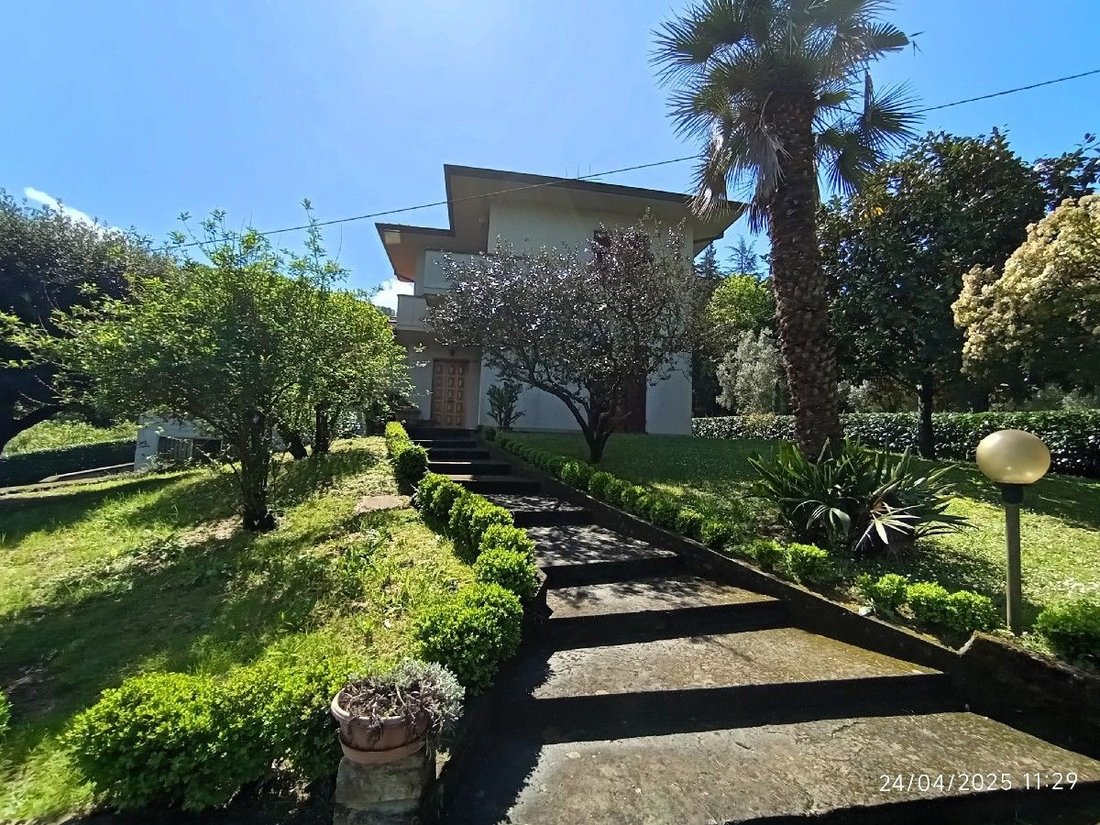 Villa in Camaiore, Tuscany, Italy 4 - 15569072
