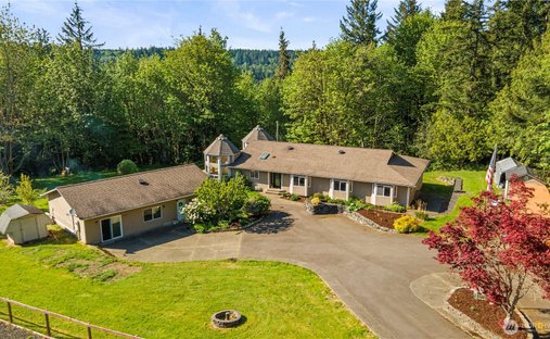 House in Port Orchard, Washington, United States 1