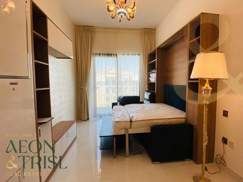 Apartment in Naif, Dubai, United Arab Emirates 2 - 15574818