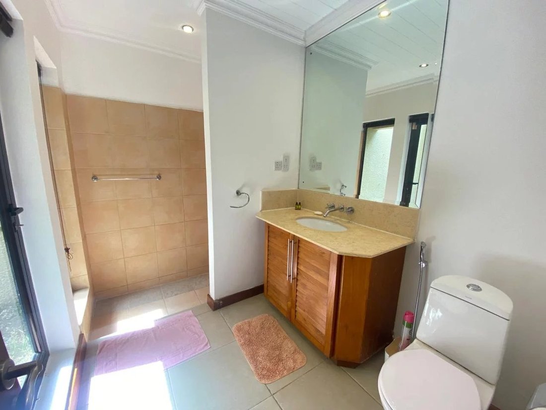 Villa in Grand Baie, Rivière du Rempart District, Mauritius 3 - 15228392