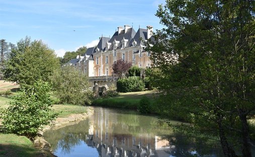Castle in Poitiers, Nouvelle-Aquitaine, France 1