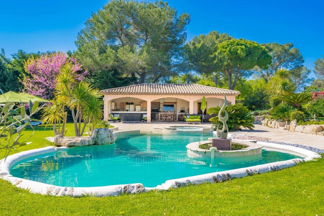 Villa in Les Indes les-Groulles, Mouans-Sartoux, France 2 - 15551335