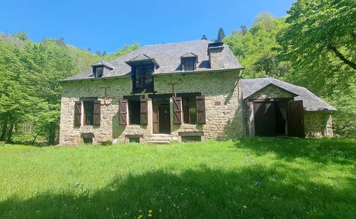 La Roche-Canillac, Nouvelle-Aquitaine, France 1