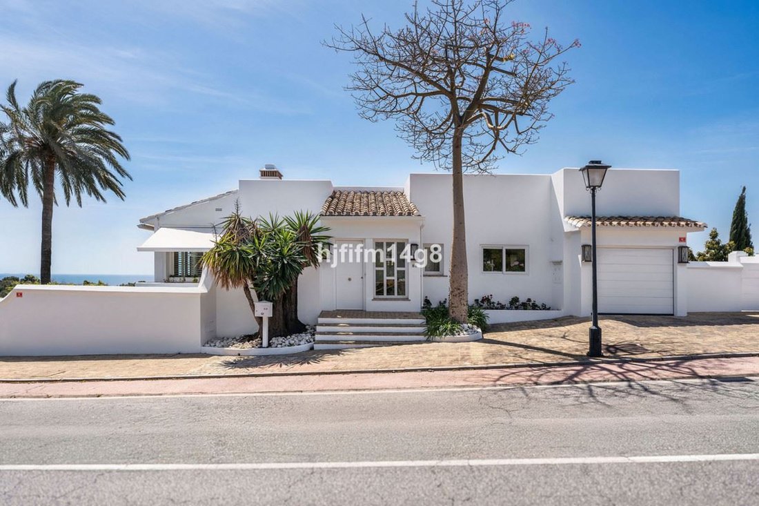 Villa in Nueva Andalucia, Marbella, Spain 1 - 15564071