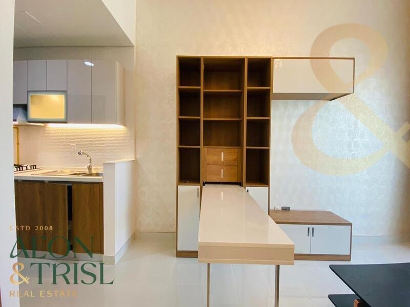 Apartment in Naif, Dubai, United Arab Emirates 3 - 15574818